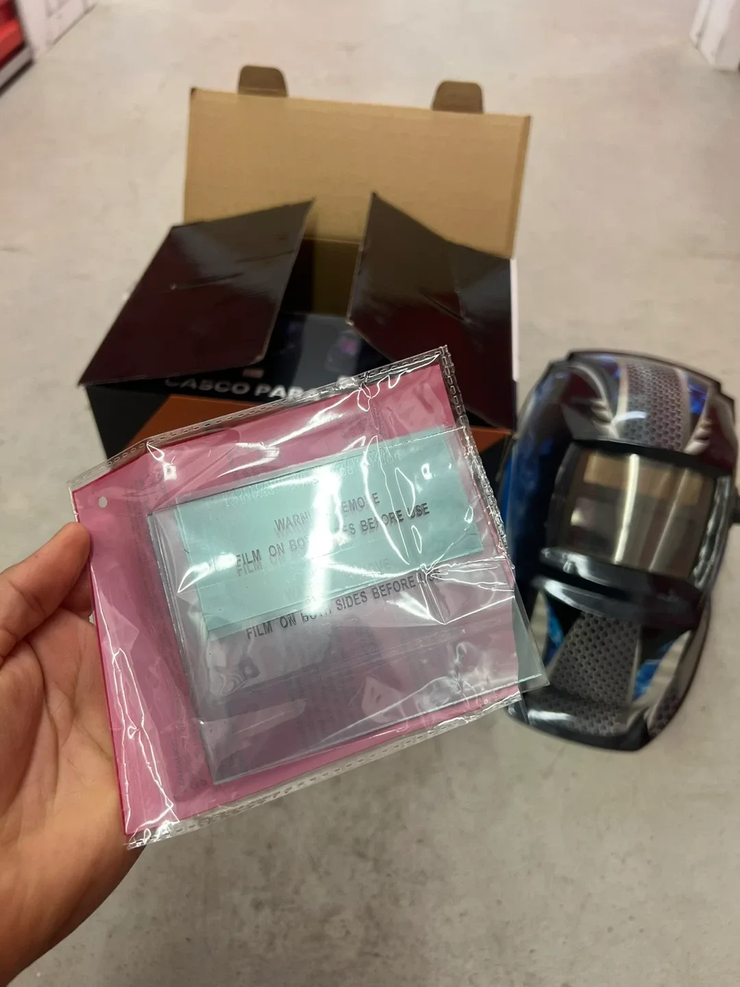 Brickell Welding Helmet - Like New! image indicator(2)