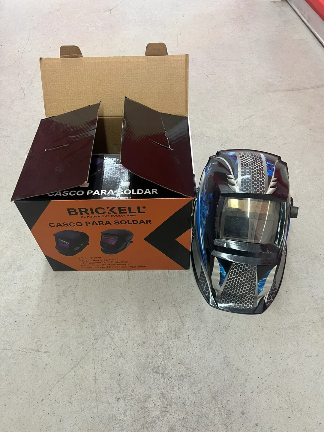 Brickell Welding Helmet - Like New! image indicator(3)