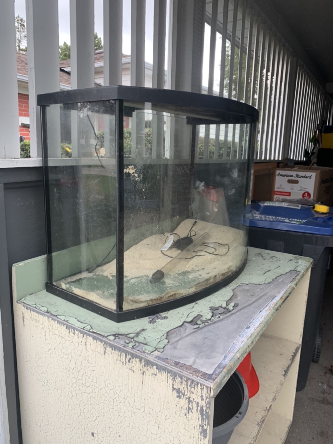 36 gallon bow shape fish tank with lid and light. - photo 3