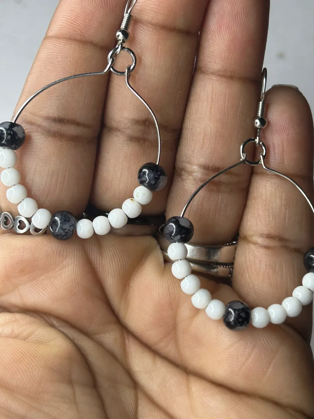 Handmade Beaded Earrings image indicator(9)