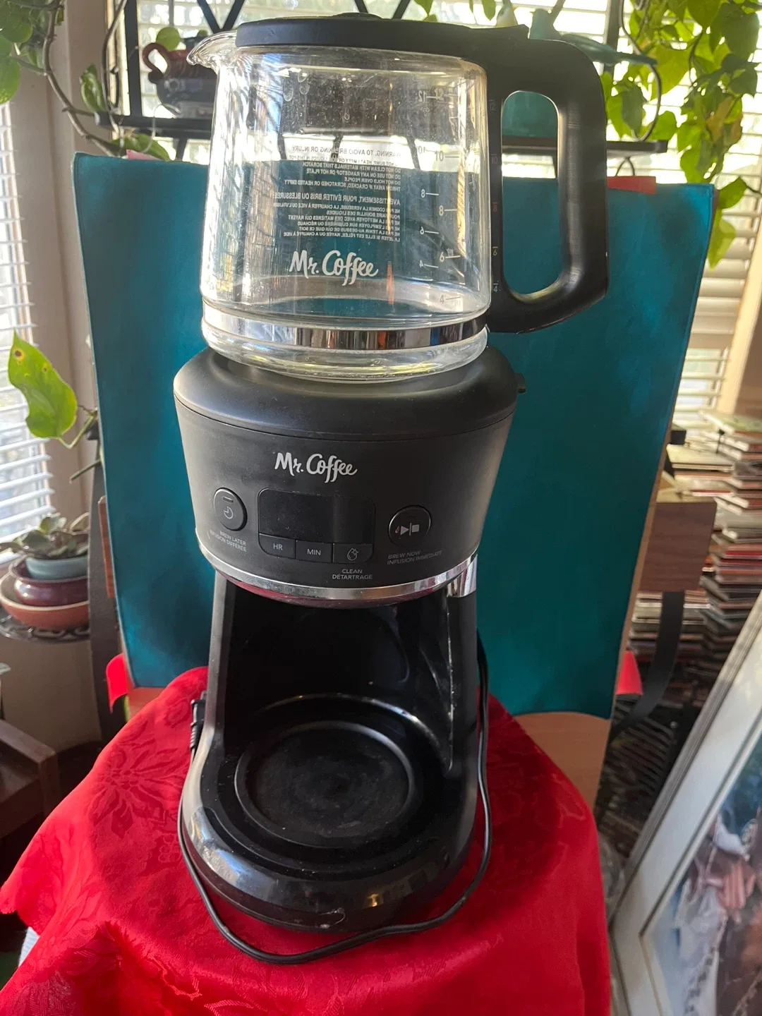 Mr. Coffee 12-Cup Coffee Maker image indicator(2)