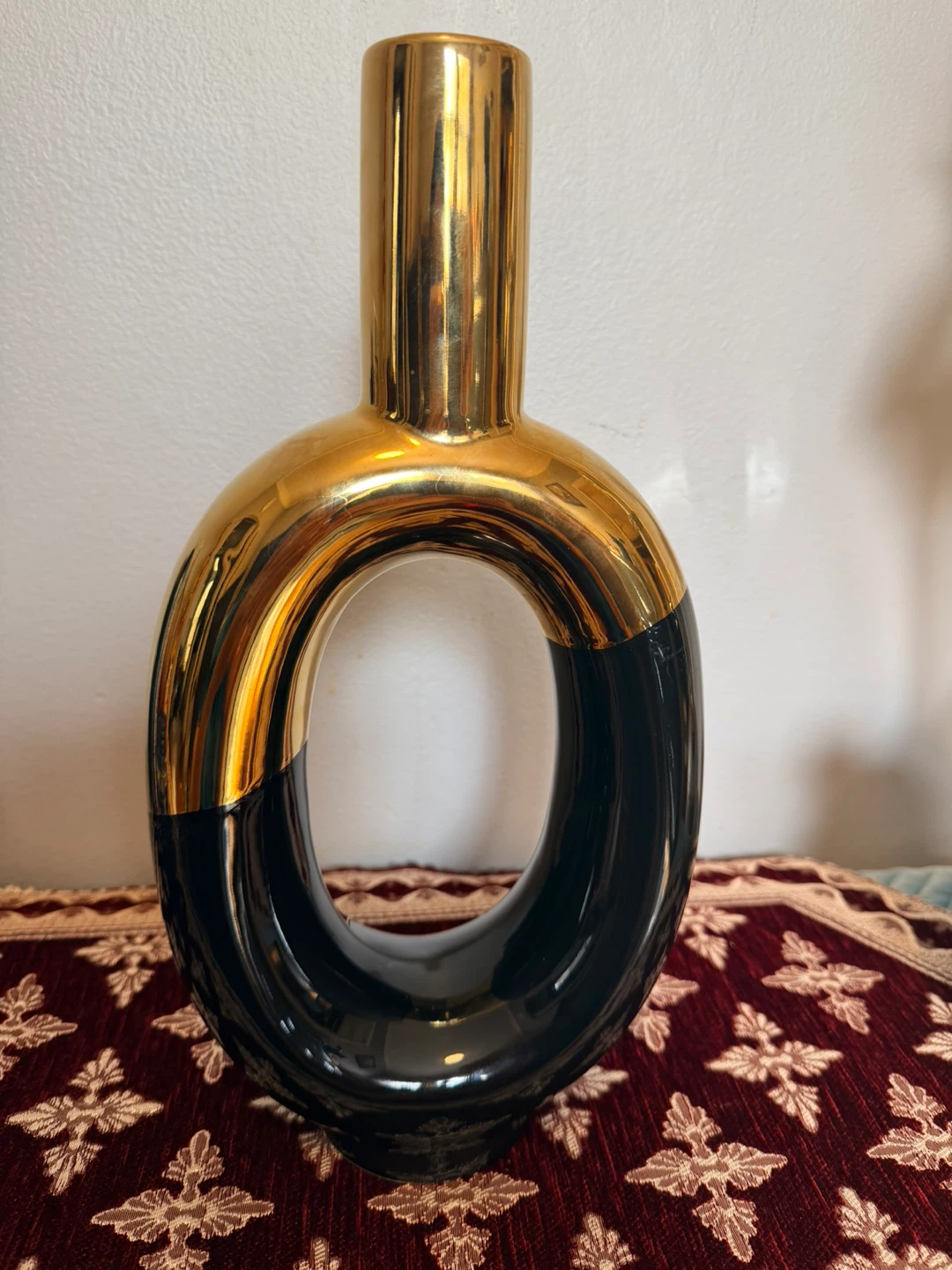 Black & Gold Decorative Vase - photo 2
