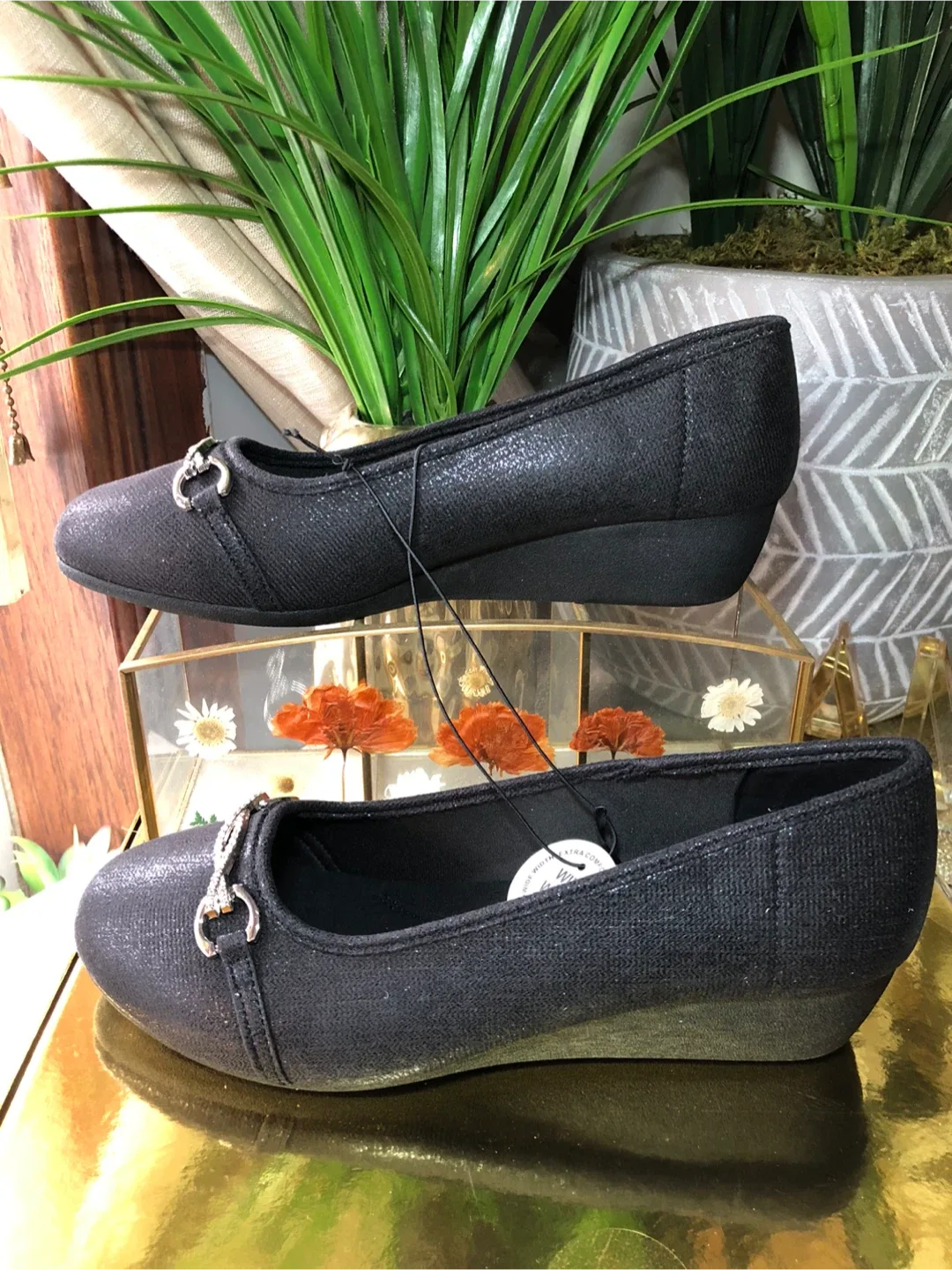 CL by Laundry Black Flats - Size 9 image indicator(3)