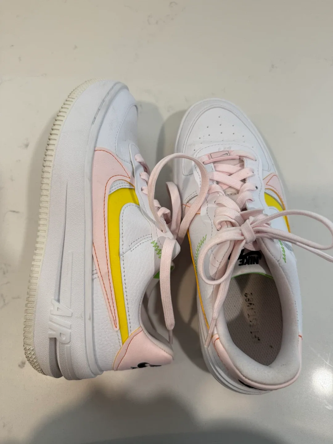 Nike Air Force 1, US 6.5 image indicator(3)