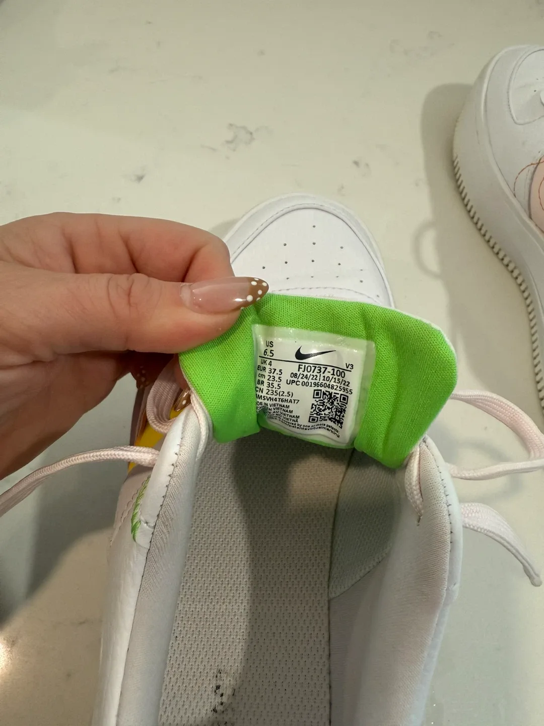 Nike Air Force 1, US 6.5 image indicator(4)