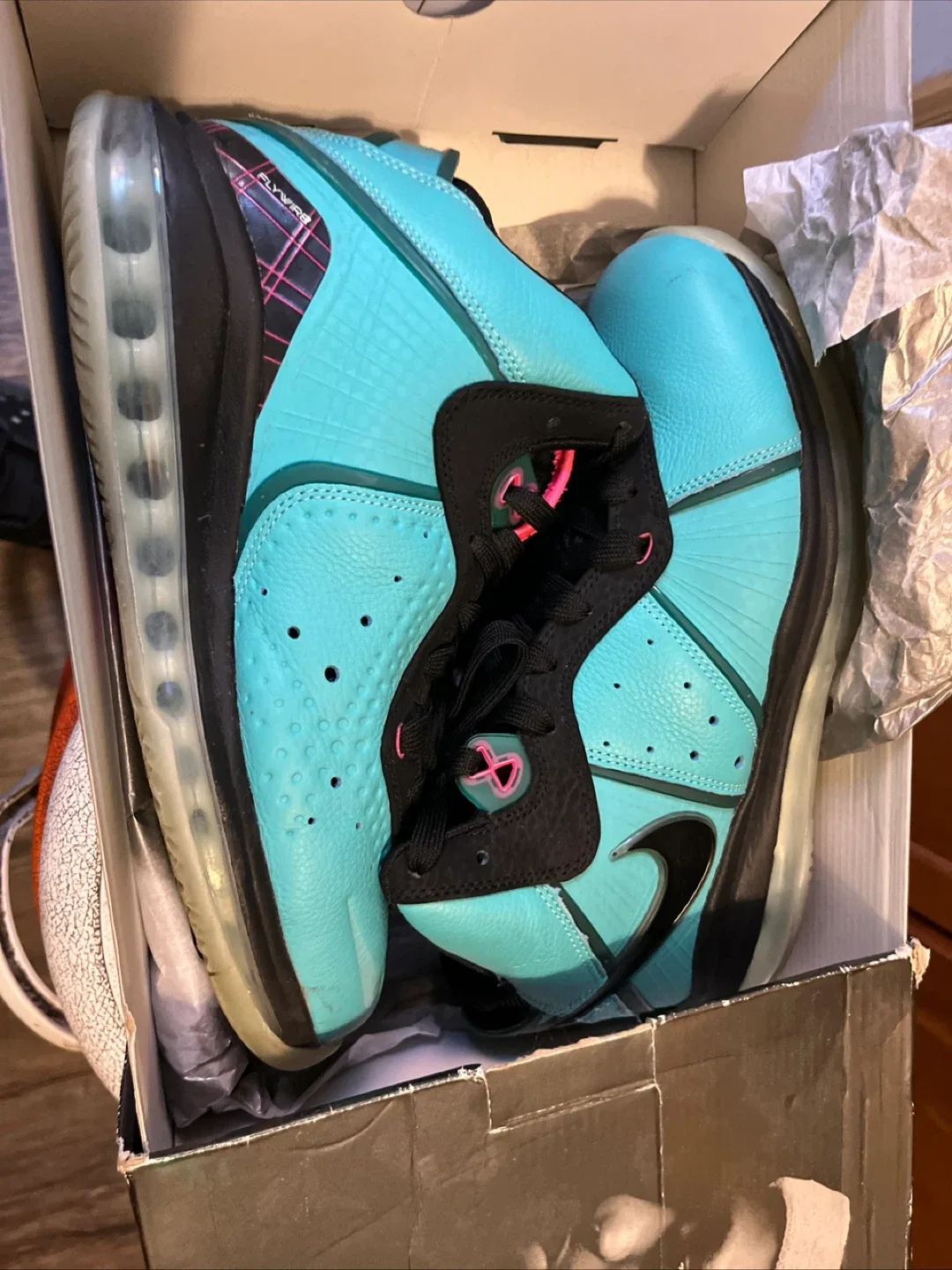 Nike LeBron 8 South Beach Size 7.5 thumbnail