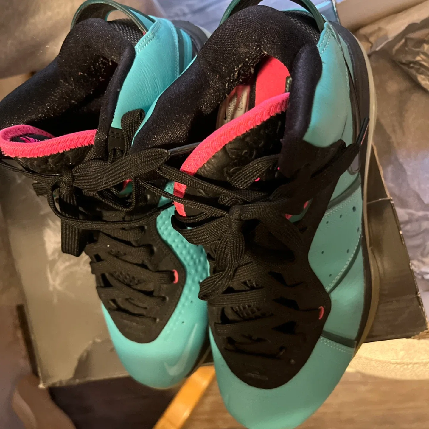 Nike LeBron 8 South Beach Size 7.5 image indicator(8)