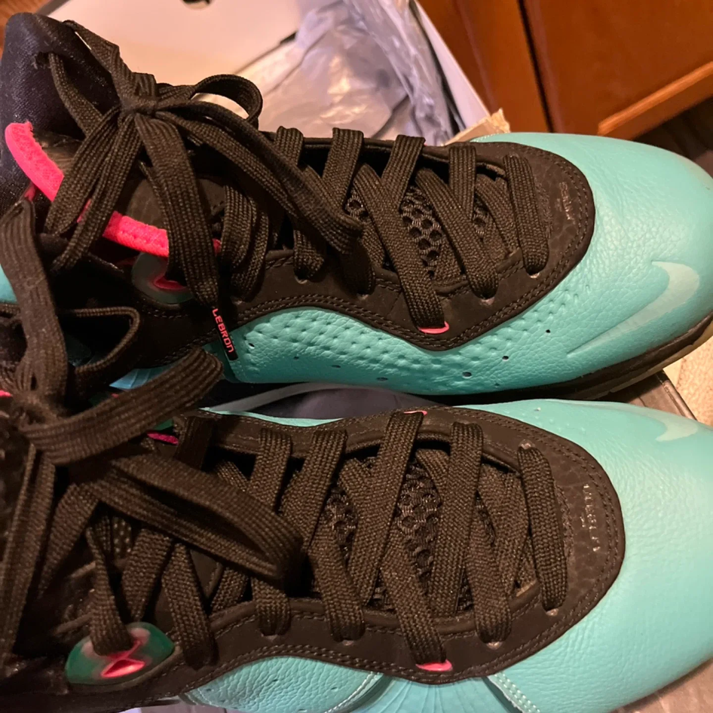 Nike LeBron 8 South Beach Size 7.5 image indicator(9)
