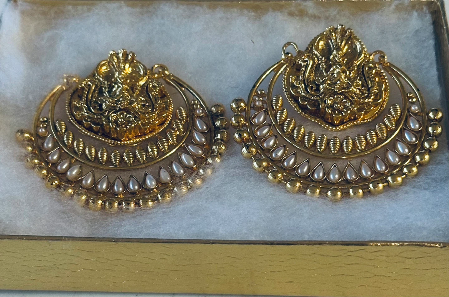 Earrings and Hair Clips with Pearls - photo 4