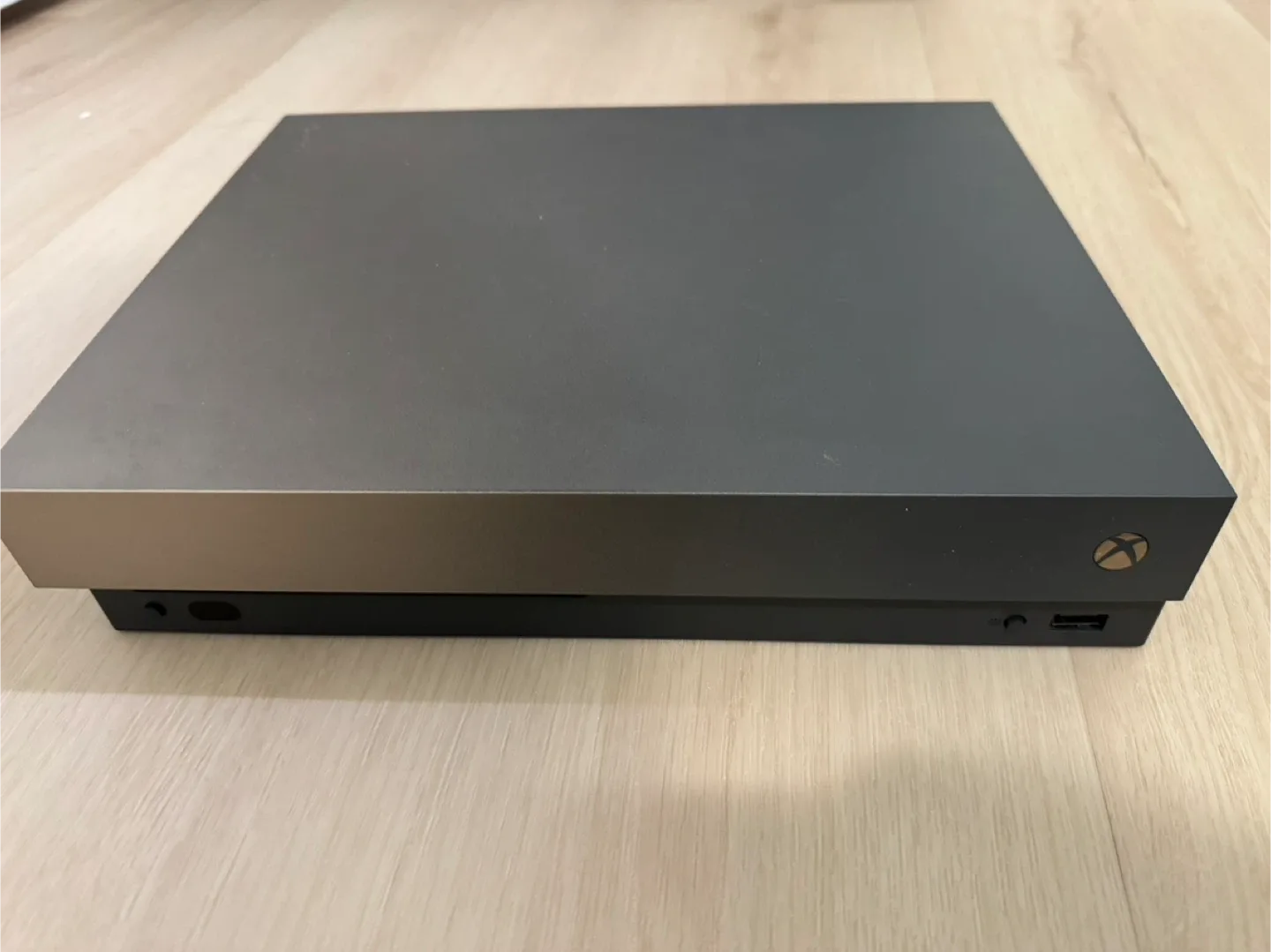 Xbox One X 1TB - Battlefield 5 “Gold Rush” Special Edition thumbnail