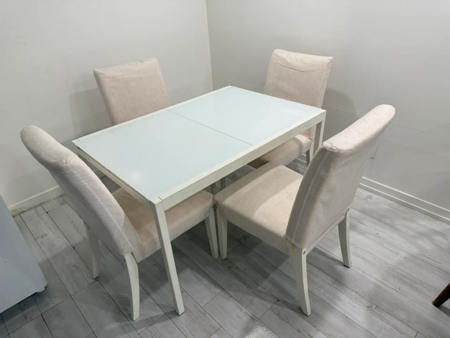 Dining Table with Four Chairs image indicator(3)