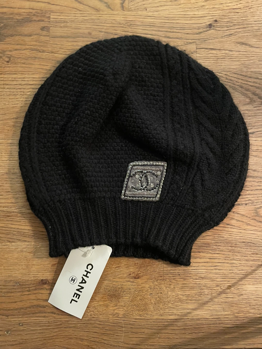 CHANEL Black Cashmere scarf & Beanie