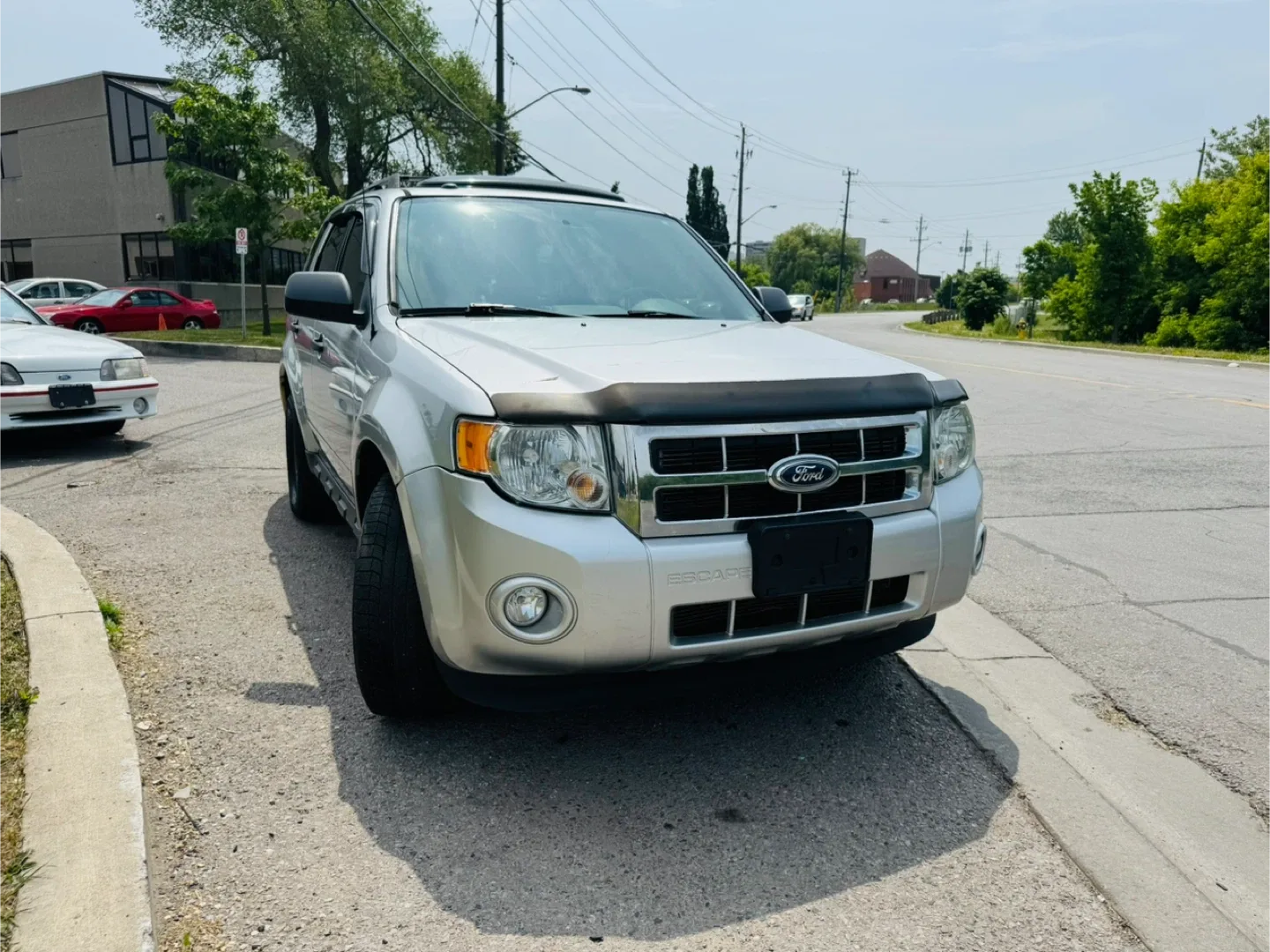 Ford Escape SUV - Silver image indicator(2)
