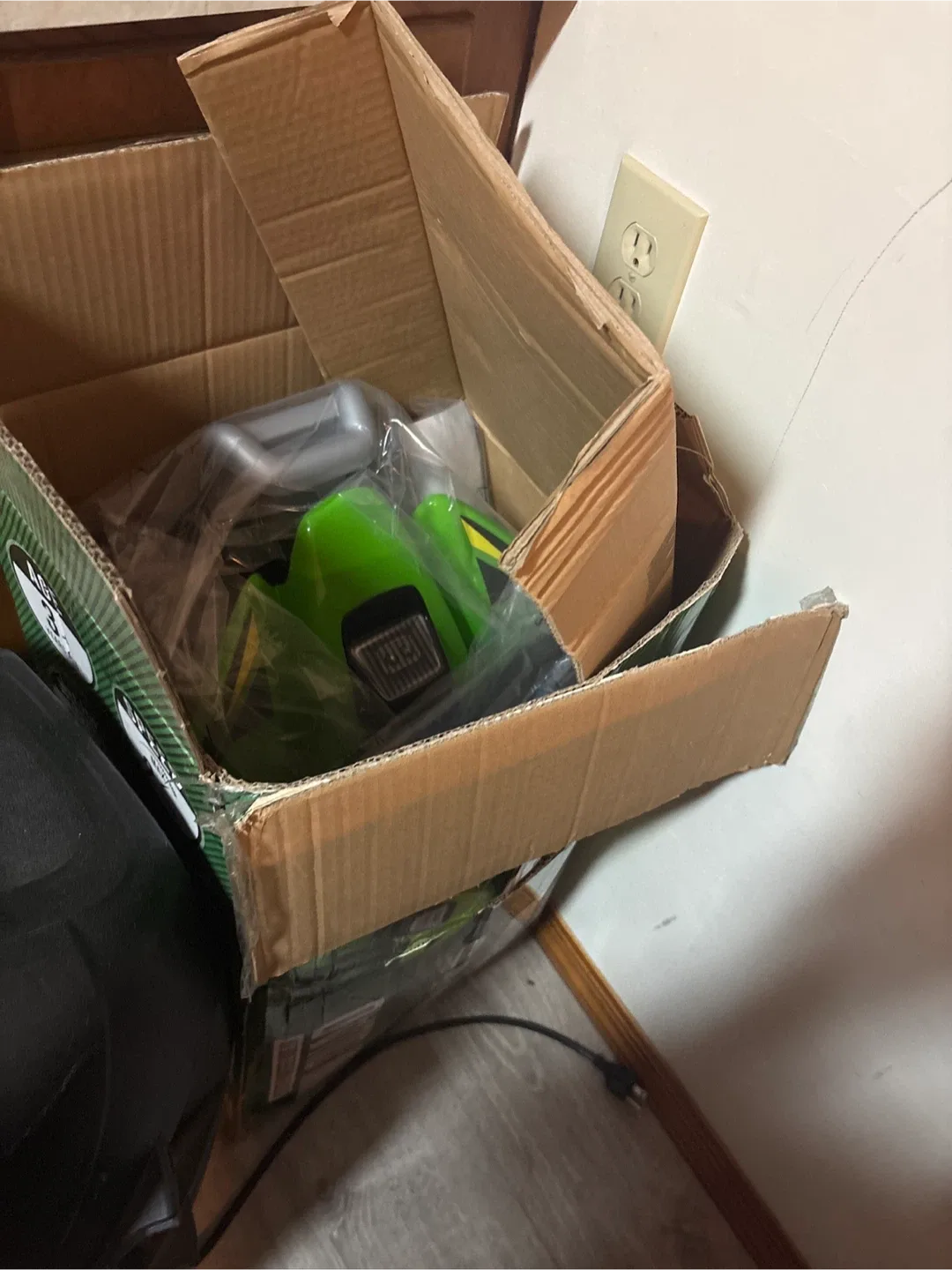 Mini Quad Battery Powered Ride On - New in Box! image indicator(3)