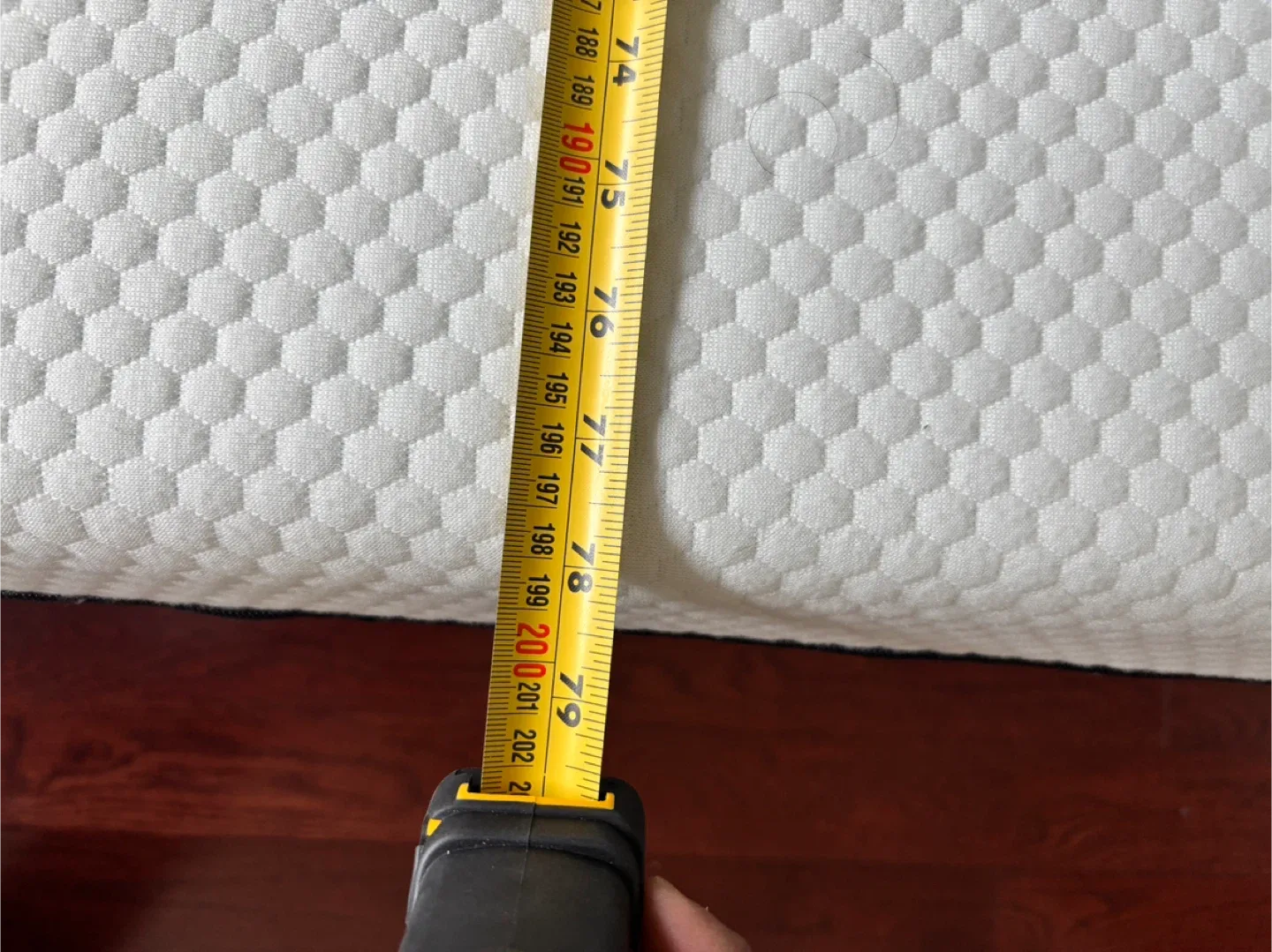 Queen Bed Frame and Queen Mattress image indicator(4)