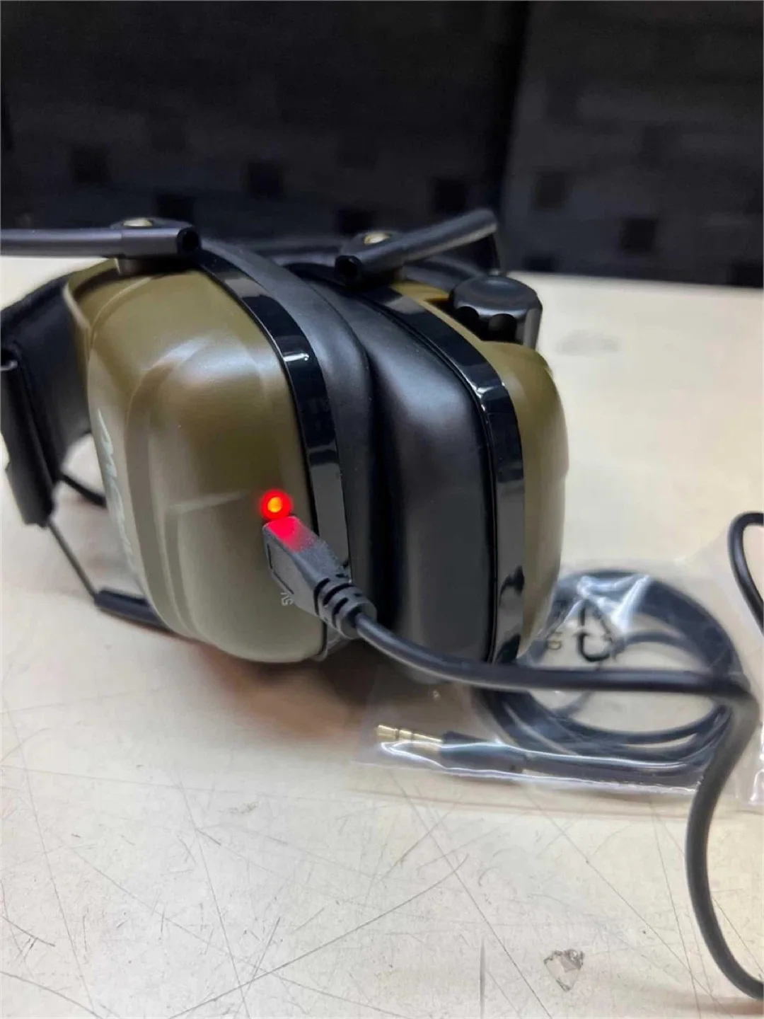 Mpow Electronic Ear Muffs with Rechargeable Battery image indicator(3)