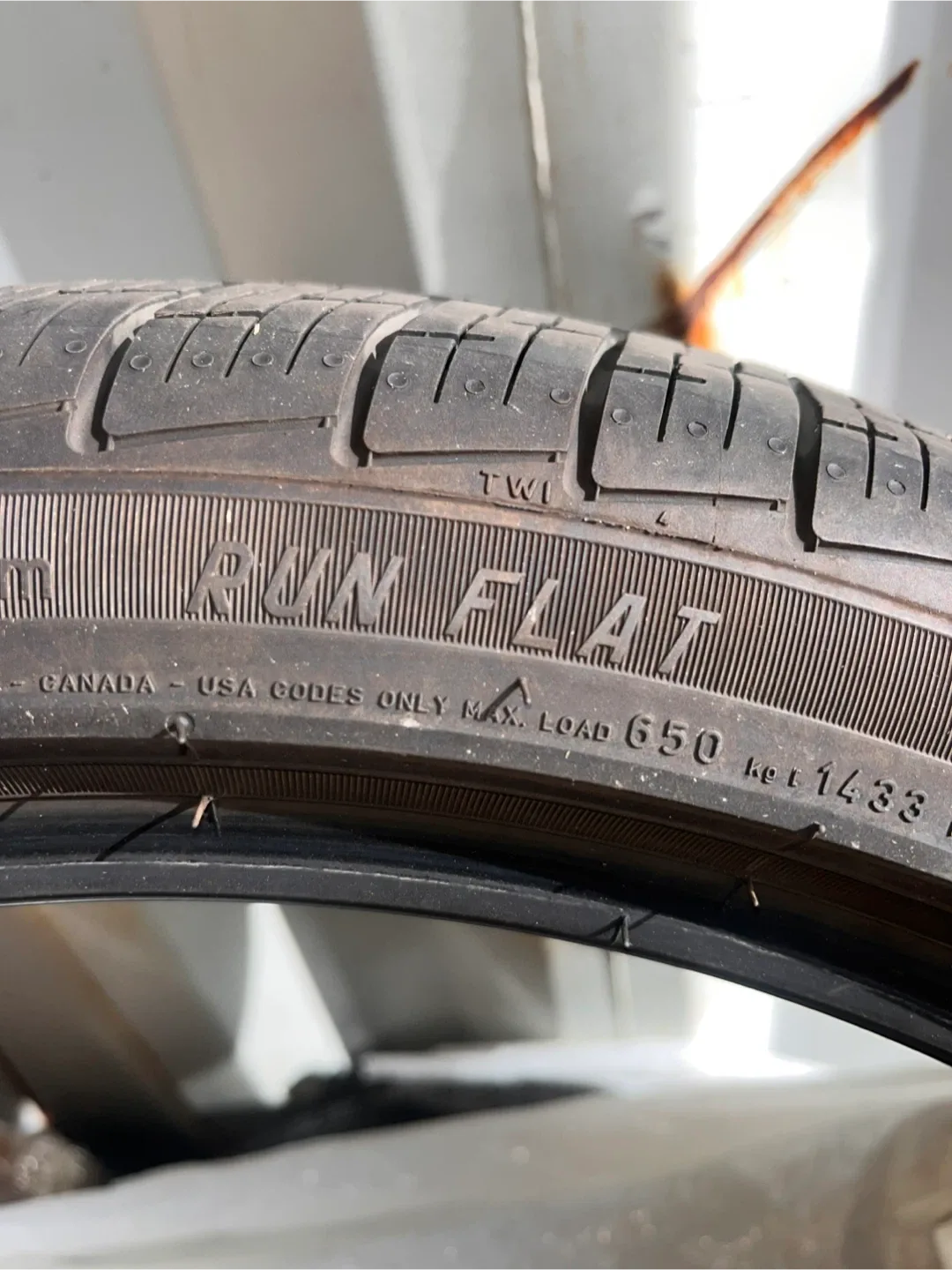 Pirelli Cinturato All Season 225/40 R18 Run Flat Tire image indicator(2)