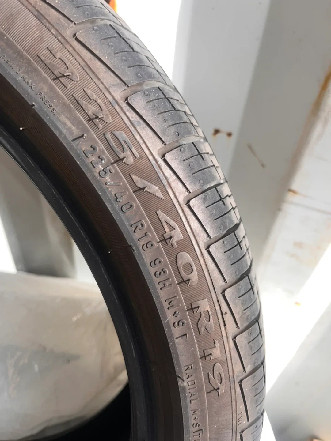 Pirelli Cinturato All Season 225/40 R18 Run Flat Tire image indicator(3)