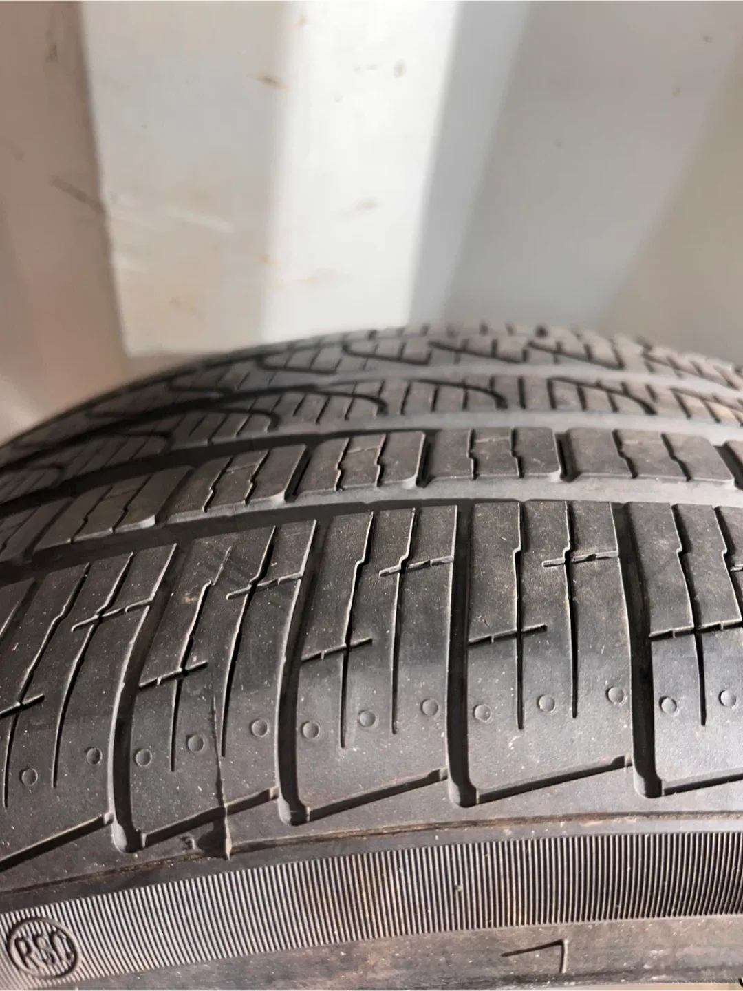 Pirelli Cinturato All Season 225/40 R18 Run Flat Tire