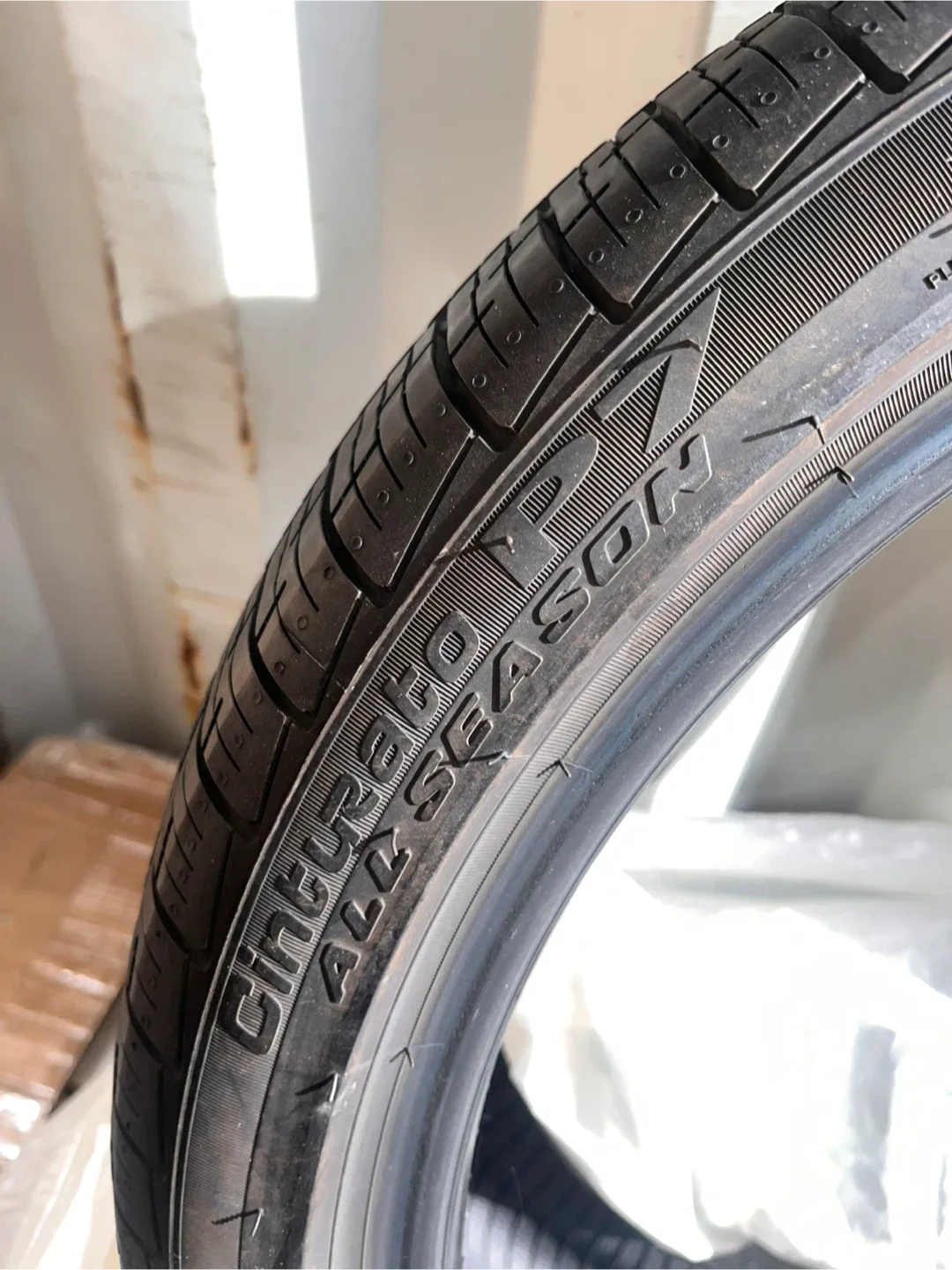 Pirelli Cinturato All Season 225/40 R18 Run Flat Tire image indicator(4)