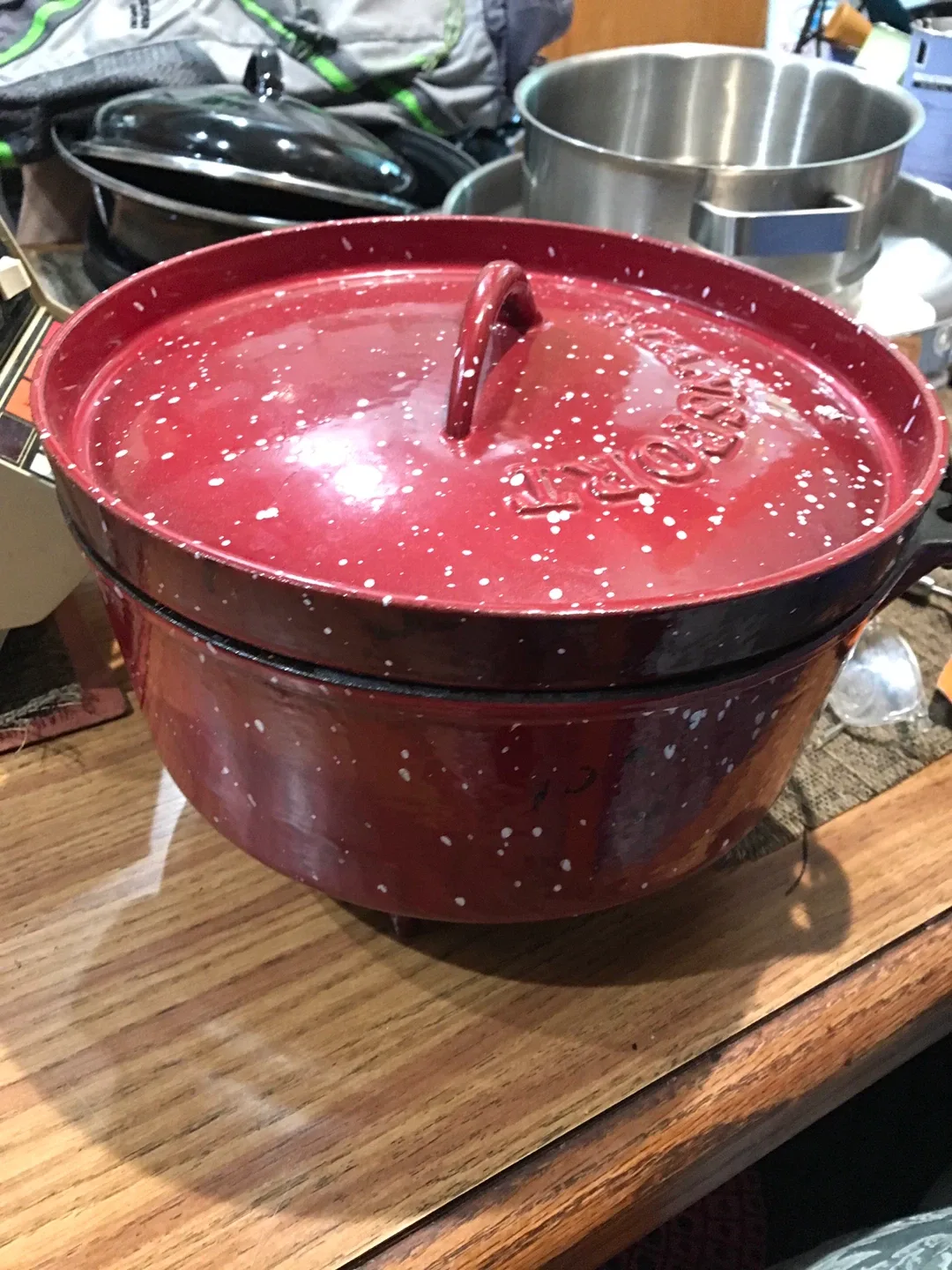 Stansfort Red Speckled Cast Iron Dutch Oven