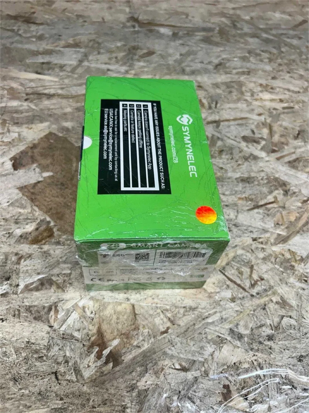 Symynelec Light Bulb Security Camera - New in Box! image indicator(2)