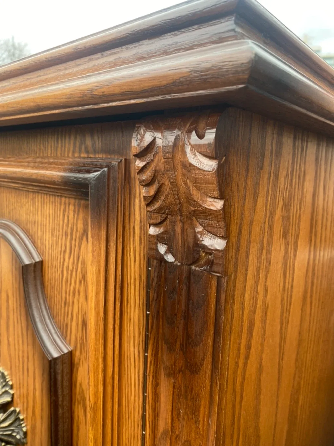 Traditional Carved Wooden Cradenza image indicator(6)