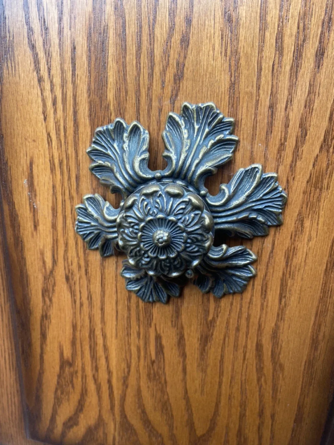 Traditional Carved Wooden Cradenza image indicator(4)