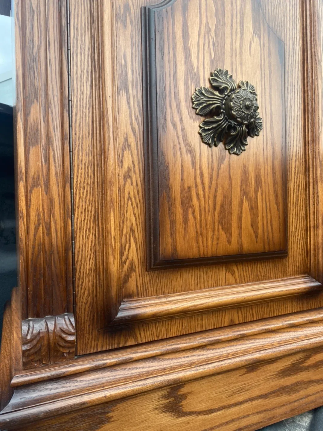 Traditional Carved Wooden Cradenza image indicator(3)