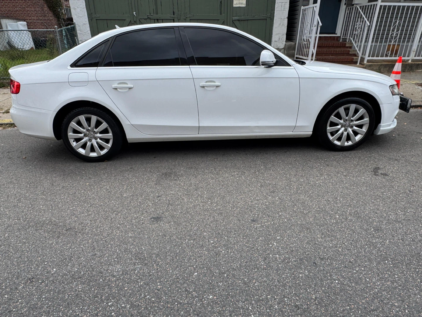 White Audi A4 2.0T Sedan - photo 4