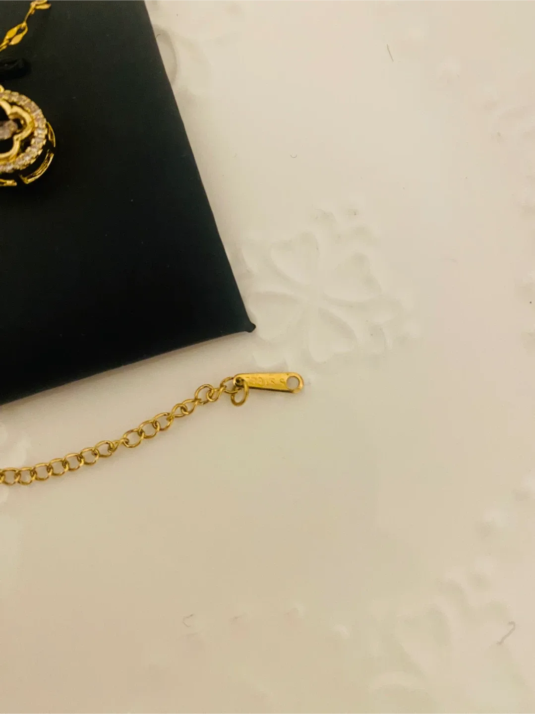 New (unused) Gold color stainless steel Clover Necklace image indicator(2)