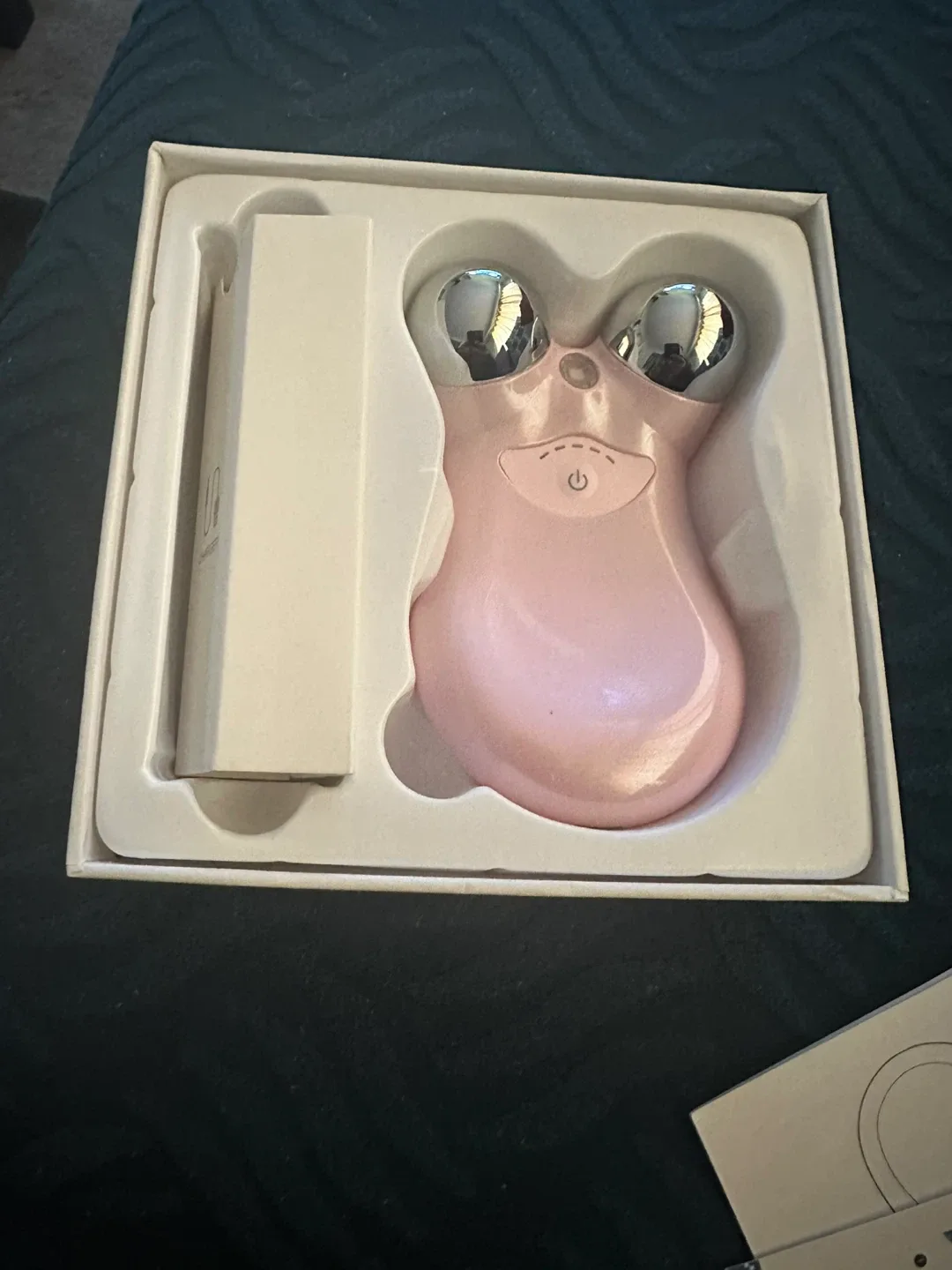 Microcurrent Facial Massager - Pink image indicator(2)