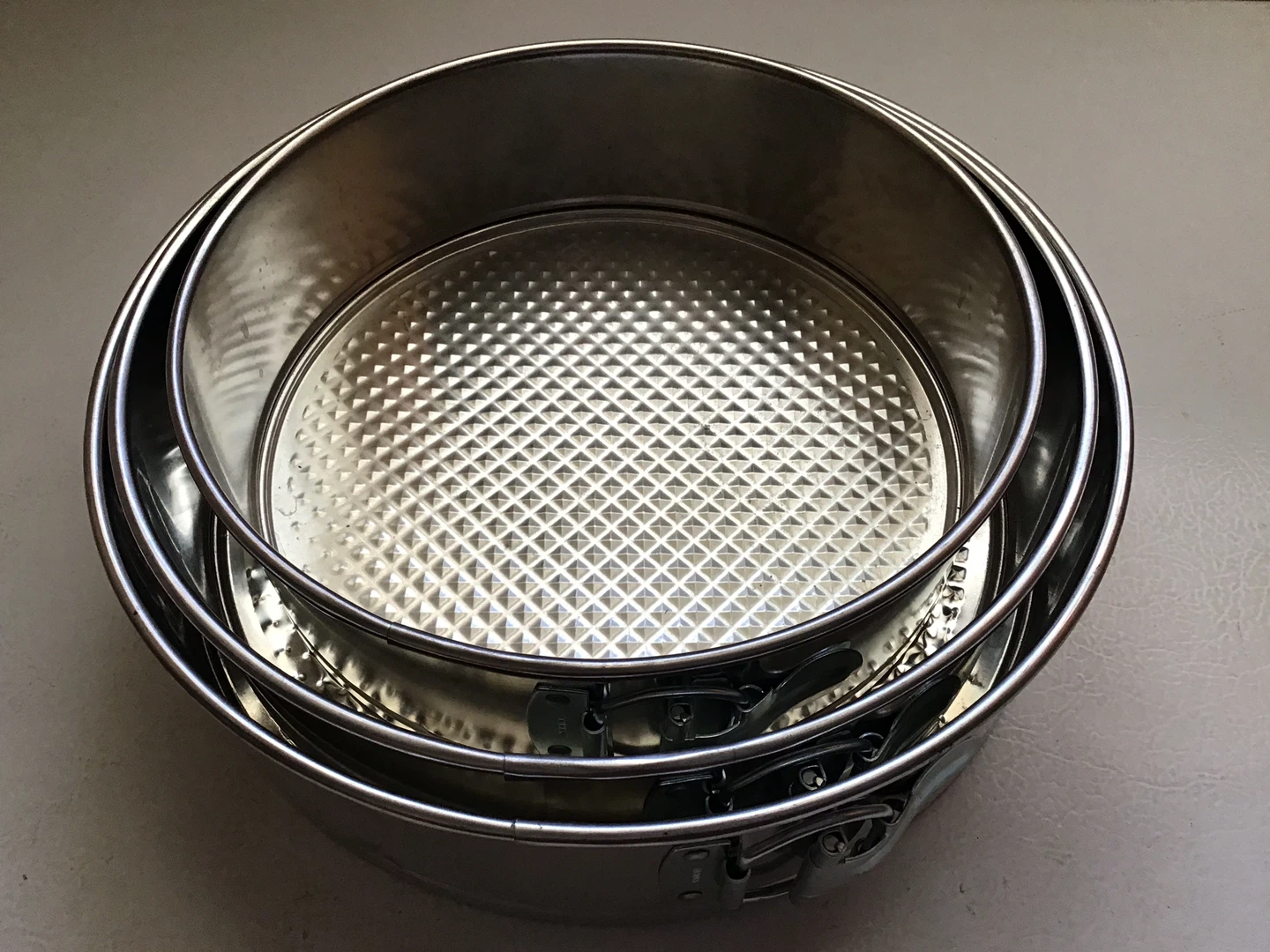 Cake Pans (Set of 3) - photo 2