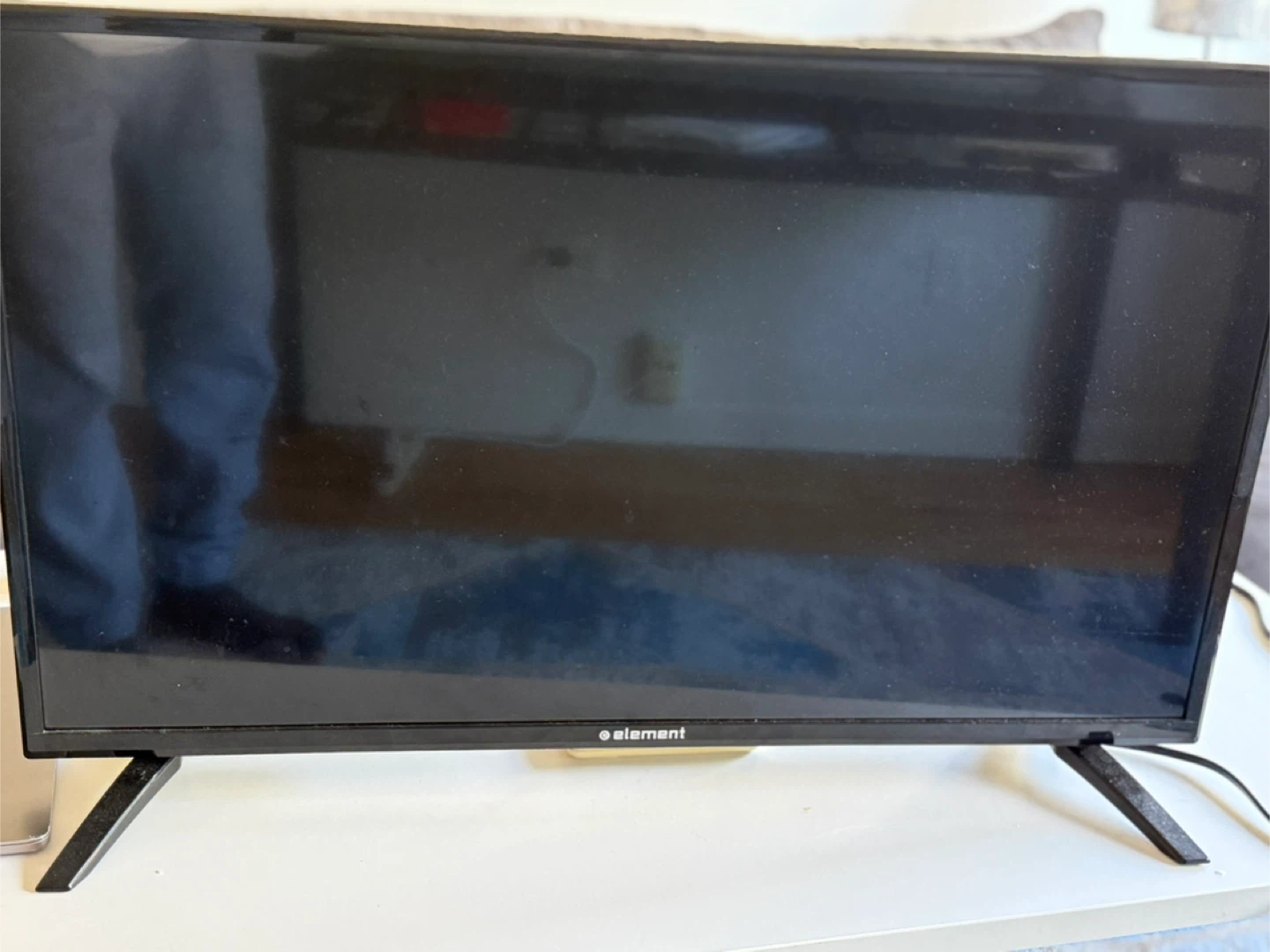 Element 32" TV - Model ELEFW328