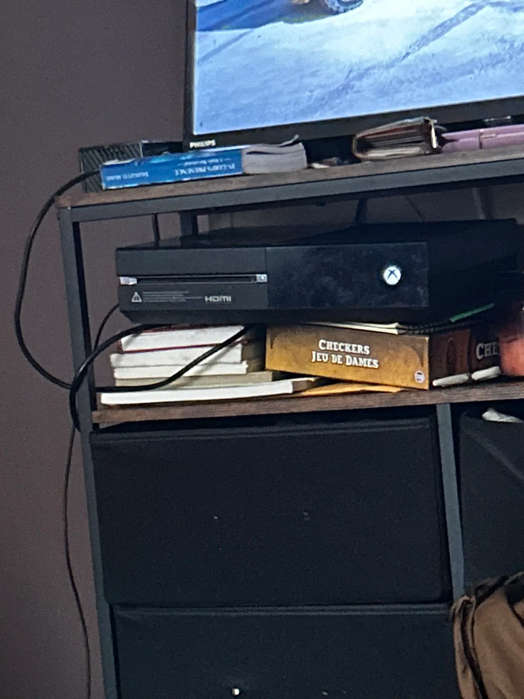 Xbox One Console with Red Controller image indicator(2)