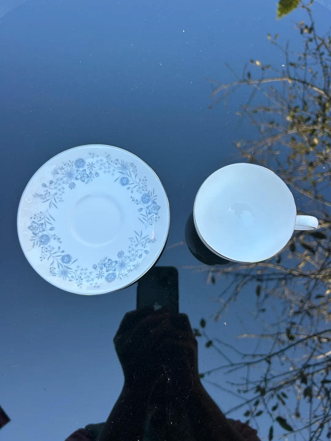 Wedgwood Belle Fleur Teacup and Saucer Set image indicator(3)