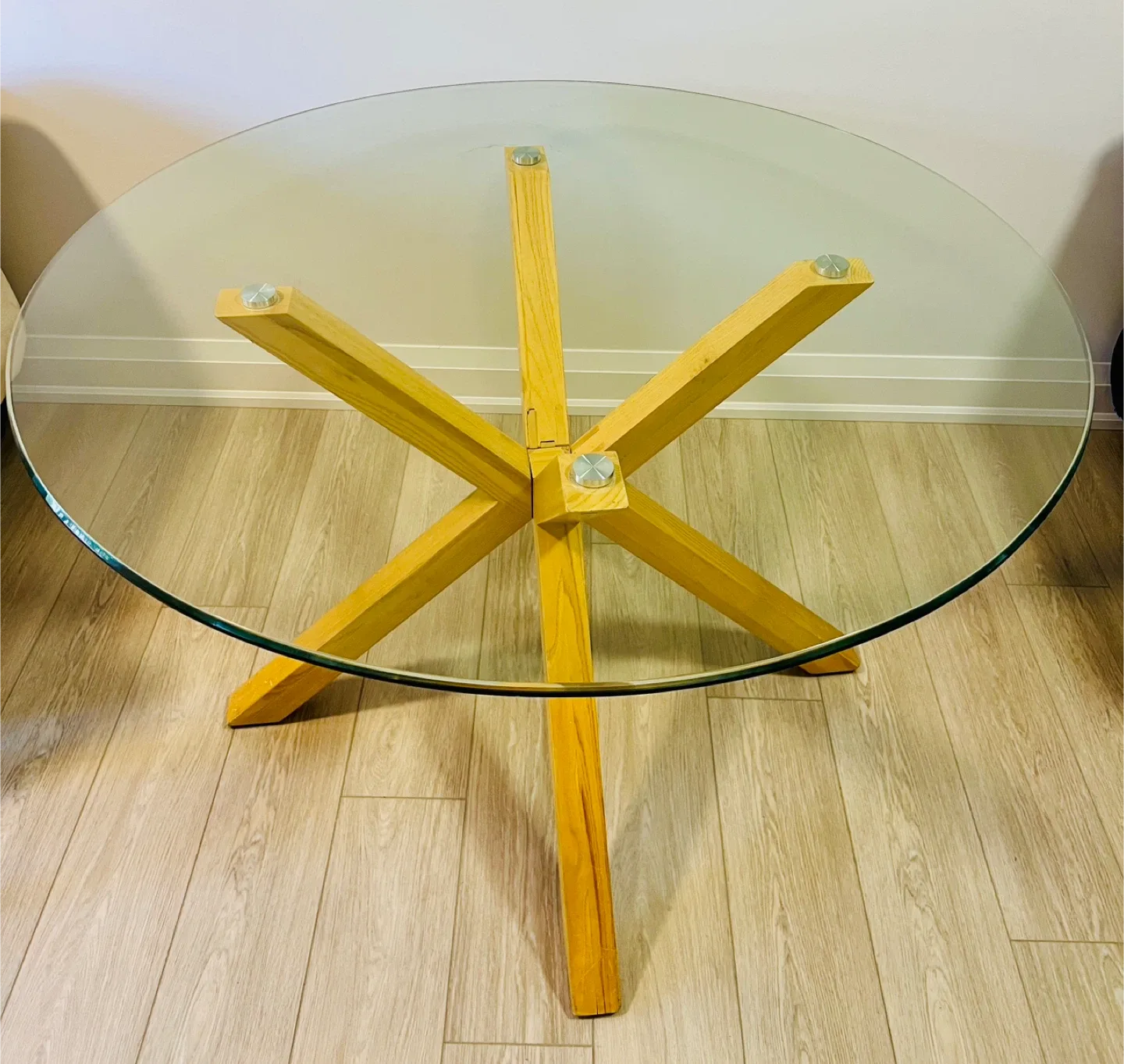 Glass Round Coffee Table with Wooden Base image indicator(3)