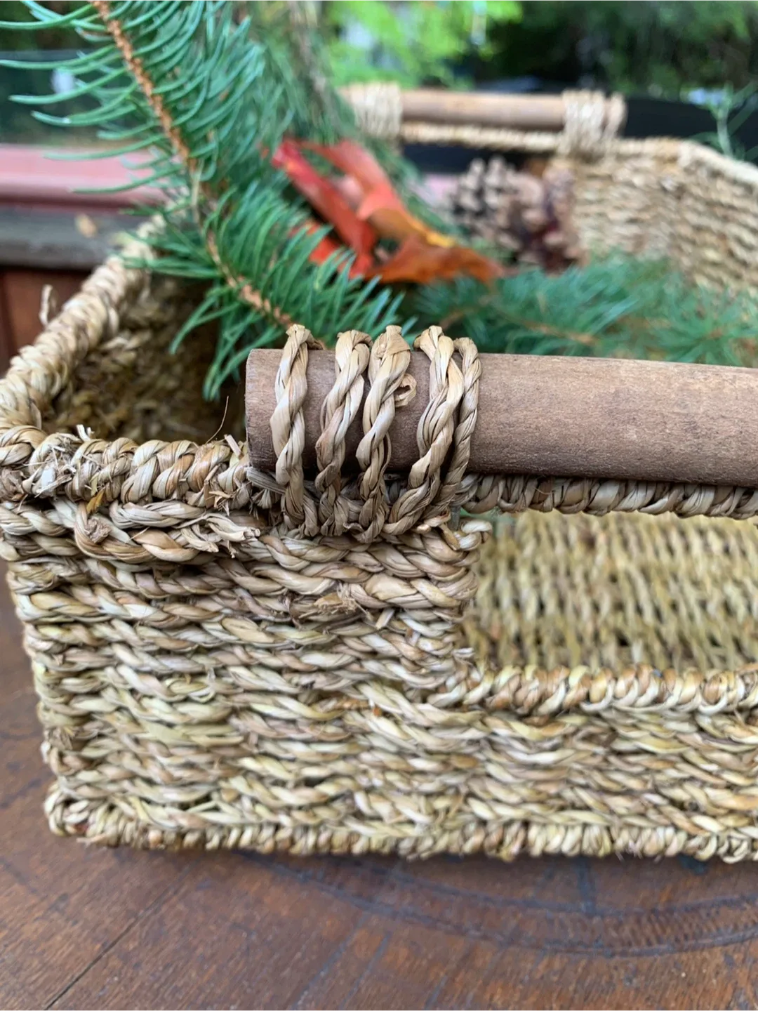 Woven Seagrass Basket with Handles image indicator(7)