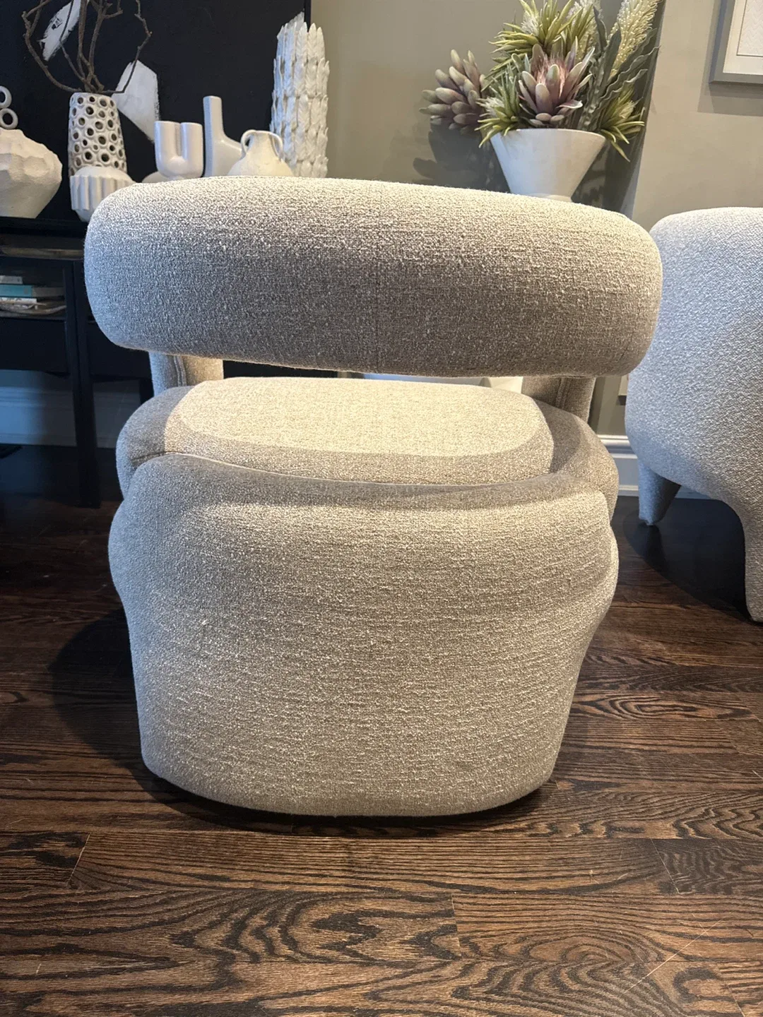 Unique Modern Accent Chair image indicator(3)