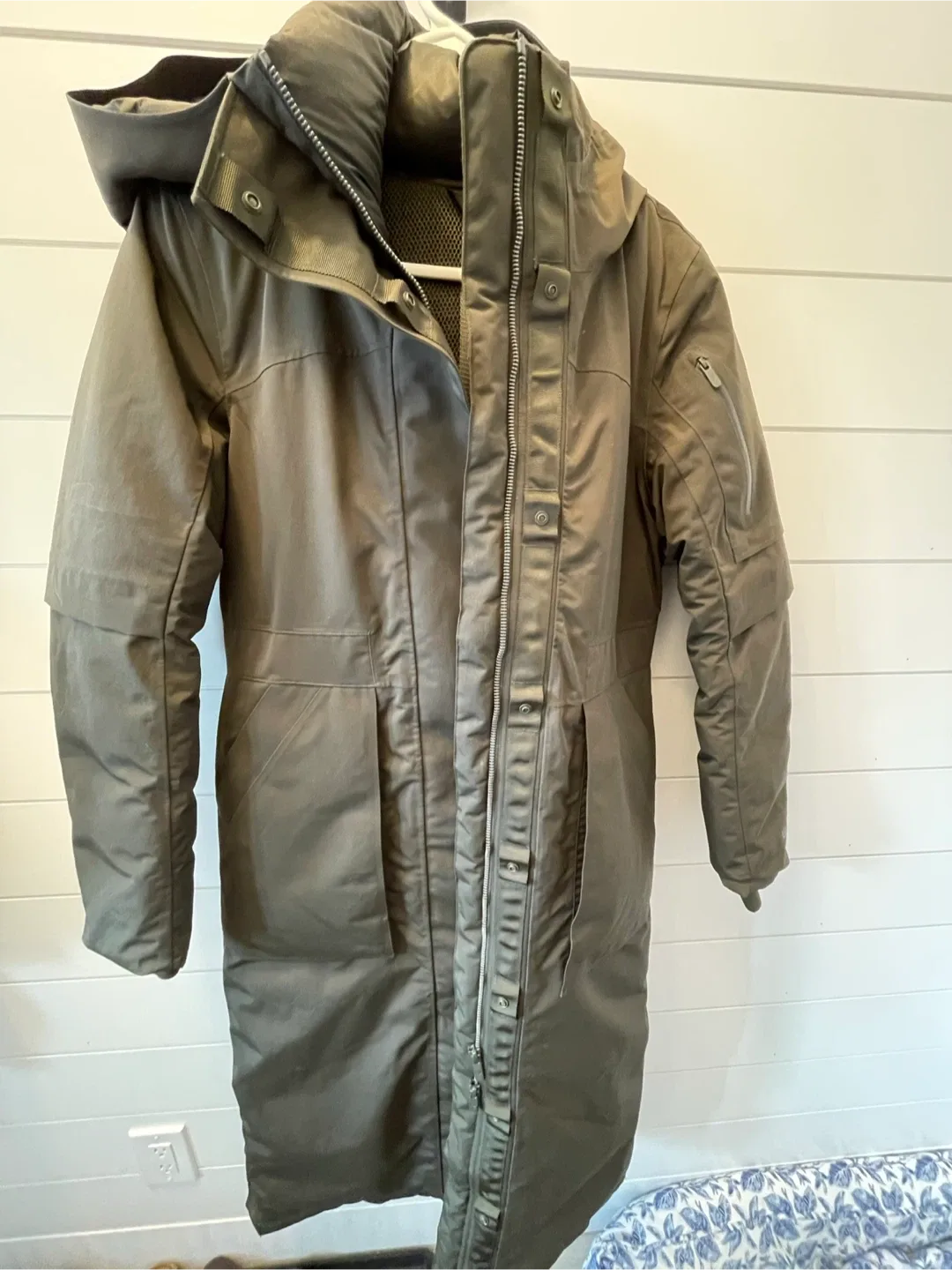 Lululemon Winter Coat Size 4 image indicator(2)
