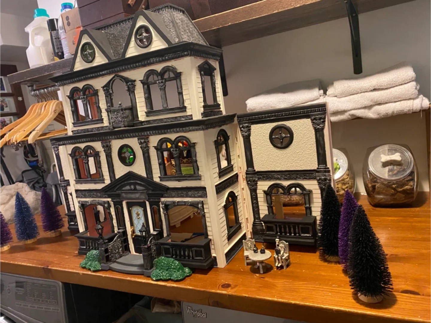 Halloween themed doll house. image indicator(5)