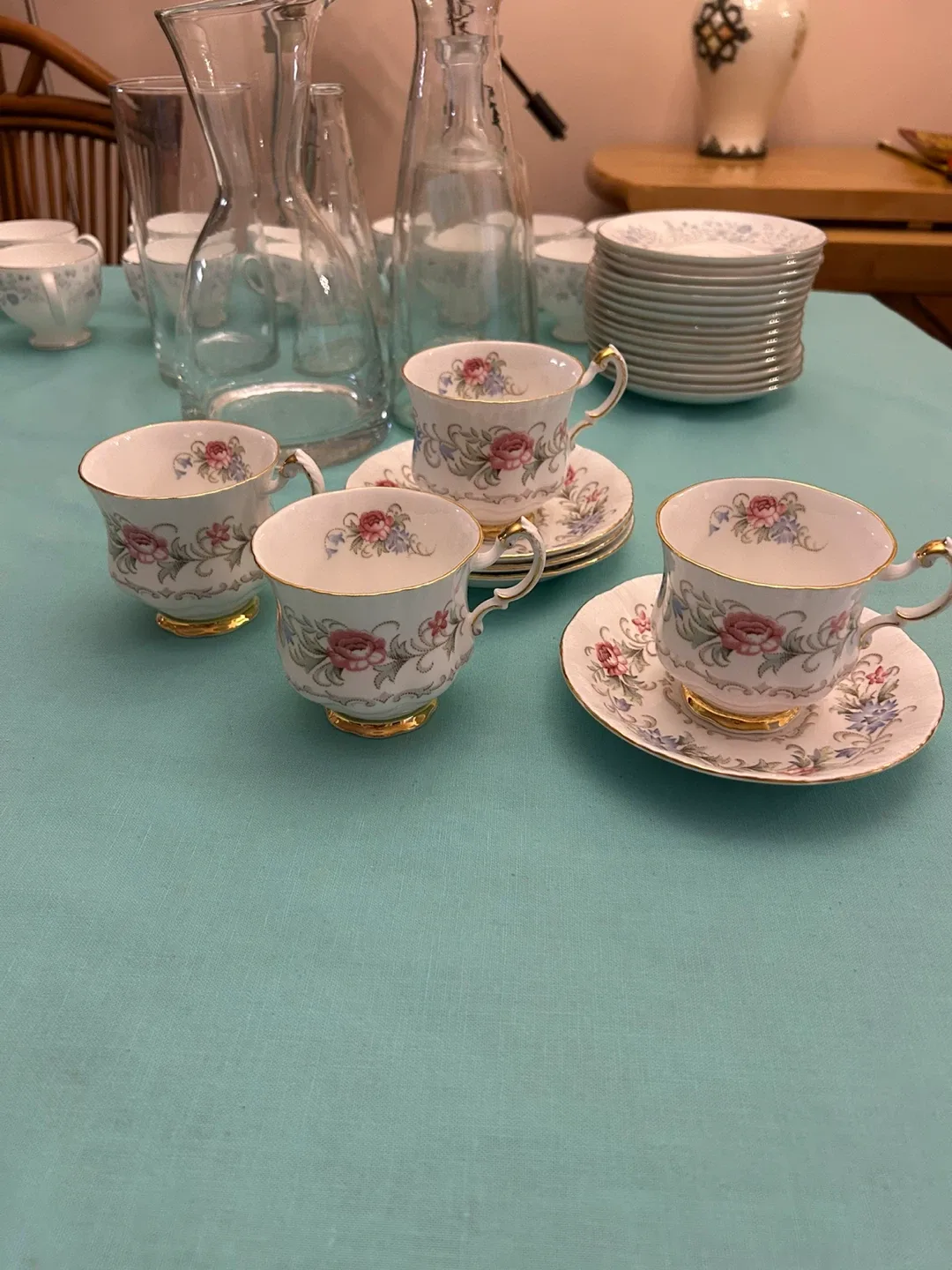 Royal Standard Fine Bone China Tea Cup & Saucer image indicator(3)