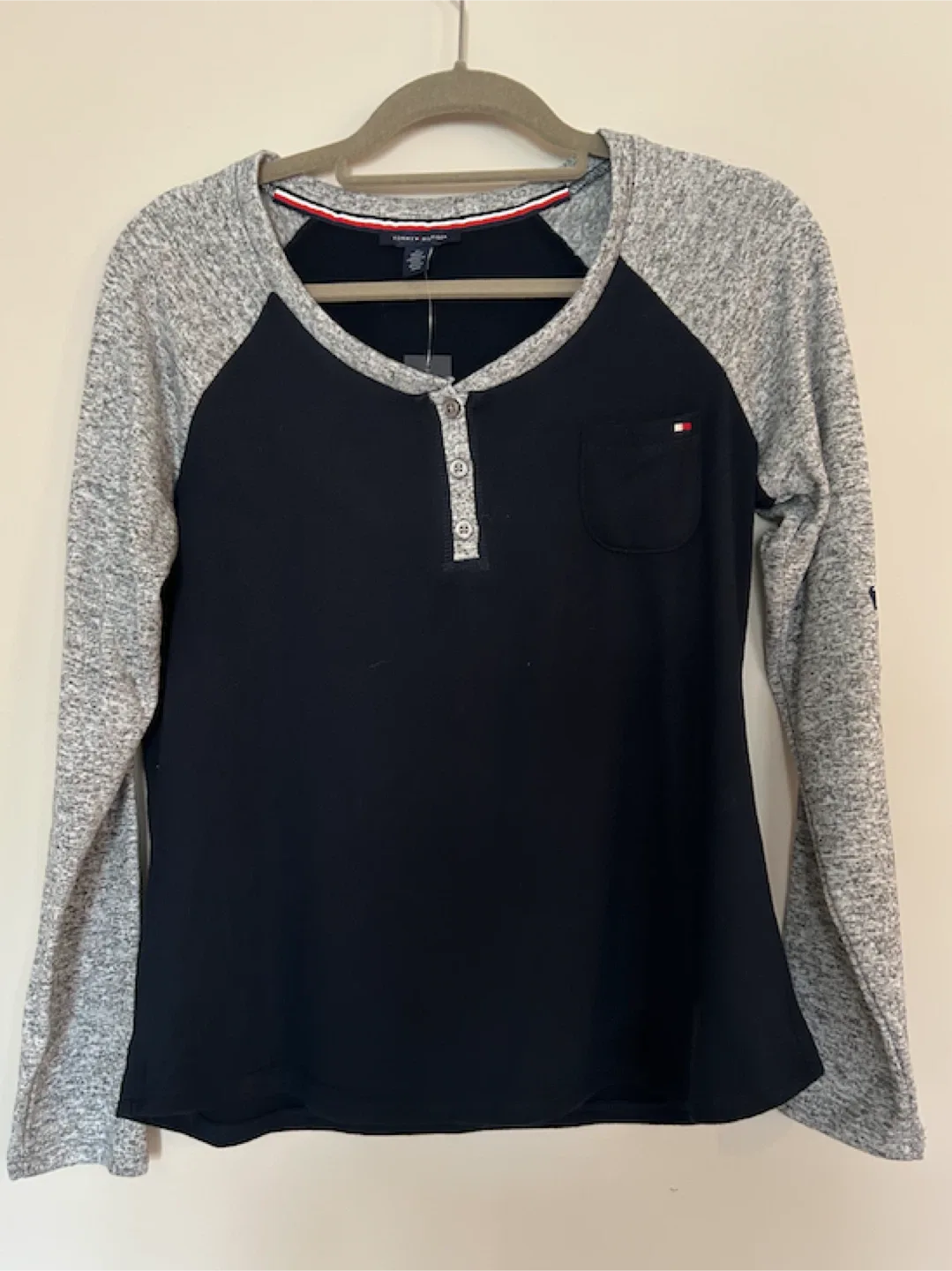 Tommy Hilfiger lounge suit image indicator(2)