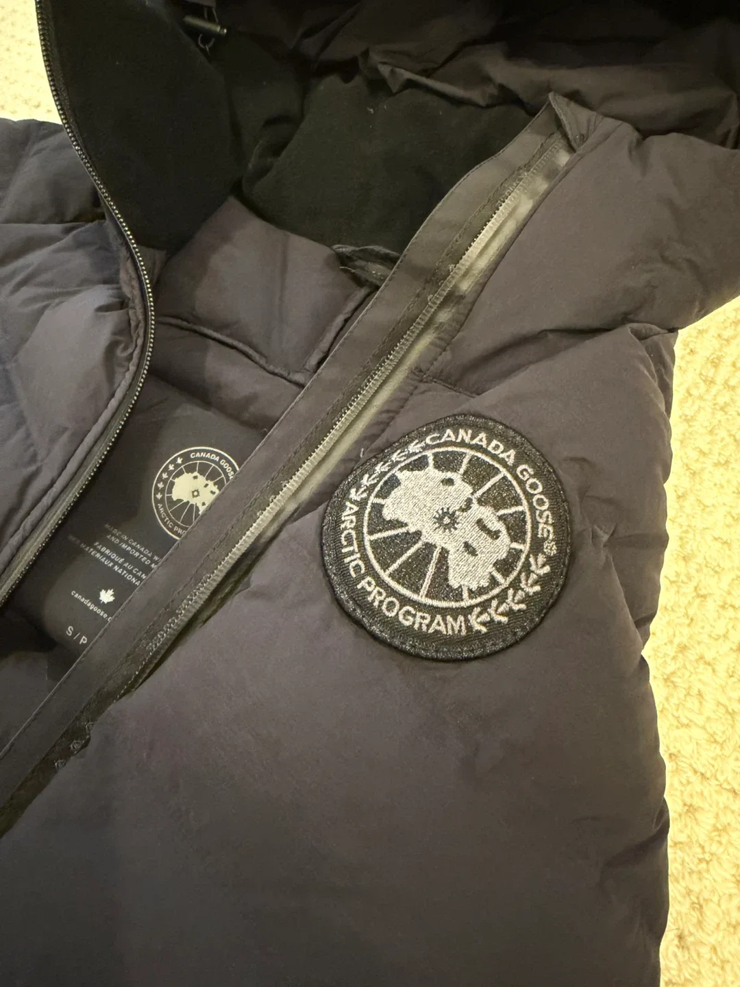 Canada Goose Down Puffer Jacket - Size S/P image indicator(6)