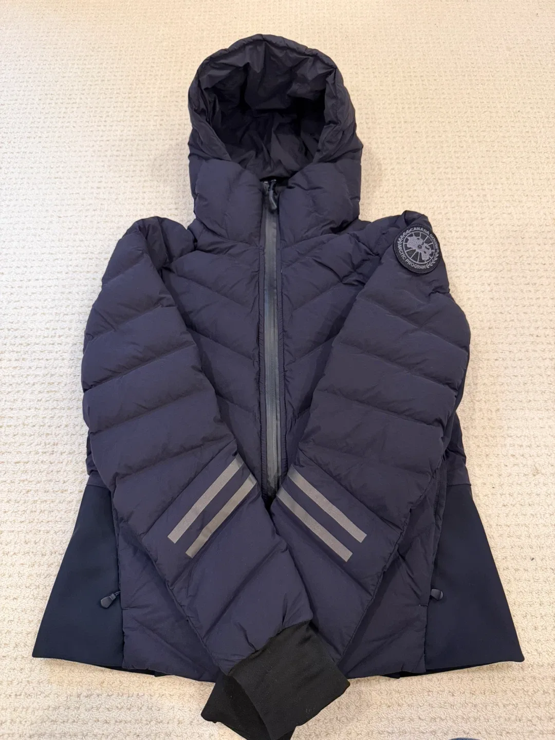 Canada Goose Down Puffer Jacket - Size S/P image indicator(2)
