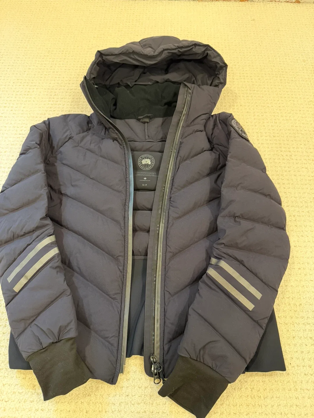 Canada Goose Down Puffer Jacket - Size S/P image indicator(8)