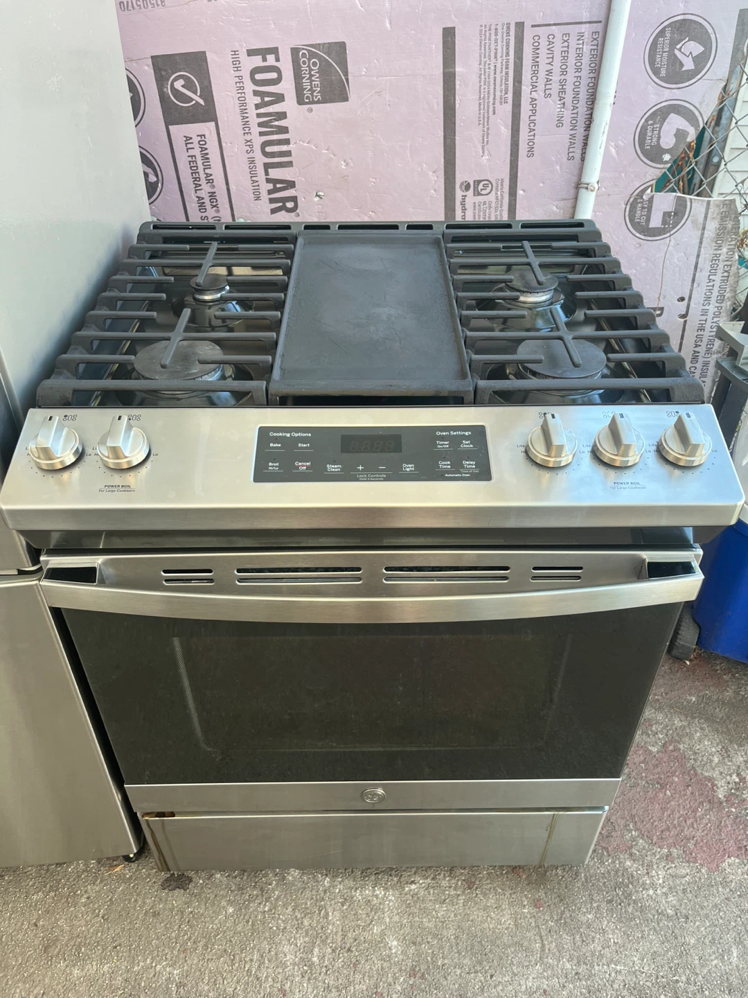GE Stainless Steel Gas Range and Refrigerator Set - photo 2
