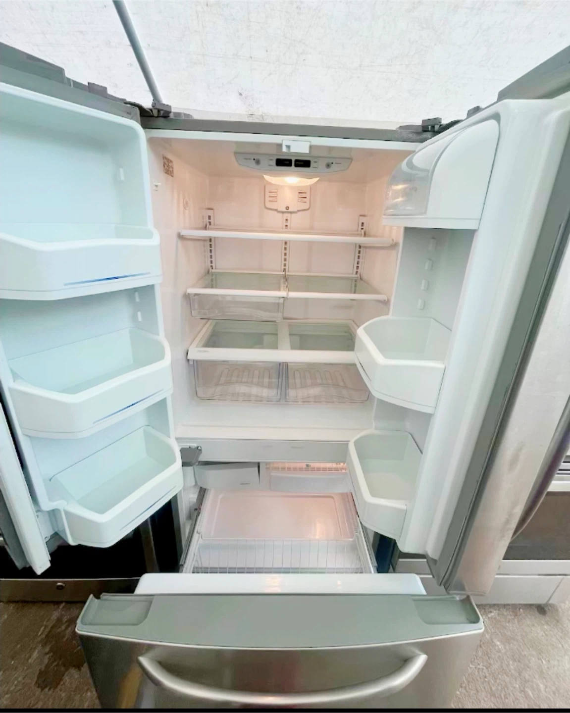 GE Stainless Steel Gas Range and Refrigerator Set - photo 3