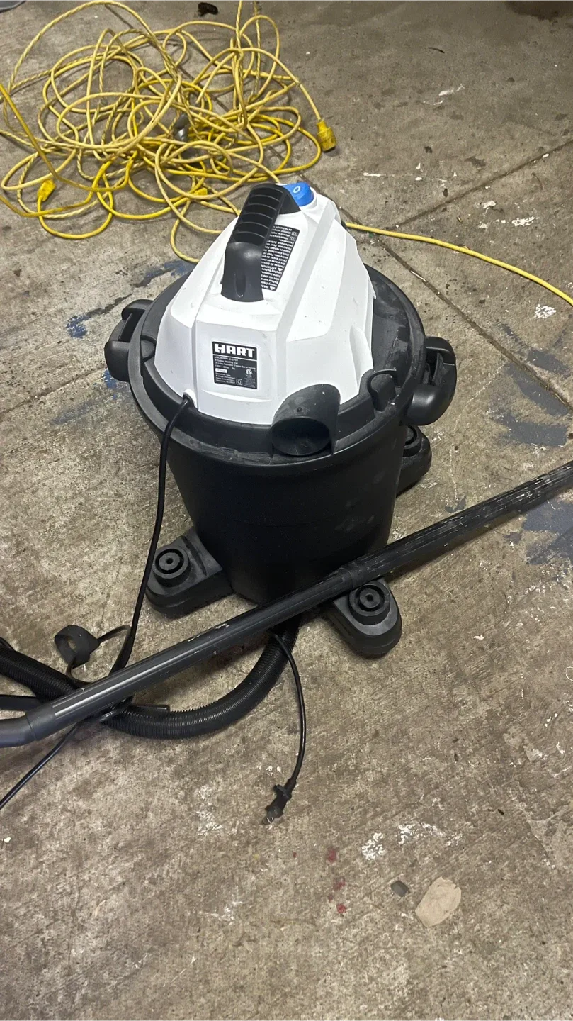 Hart 8 Gal Wet/Dry Vacuum image indicator(2)