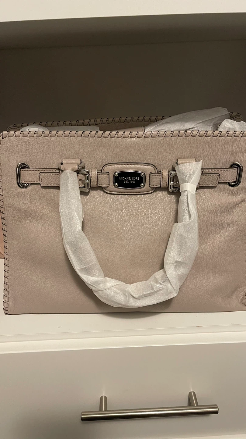 Michael Kors Whipped Hamilton LG EW Tote Cement
